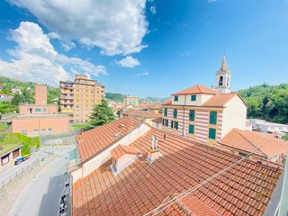 Appartamento in Vendita a Campomorone, 38'000€, 93 m²