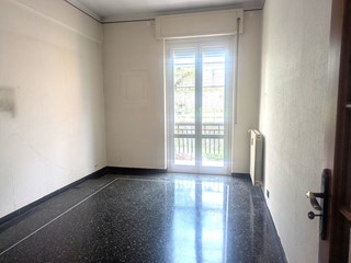 Appartamento in Vendita a Genova, 62'000€, 86 m²