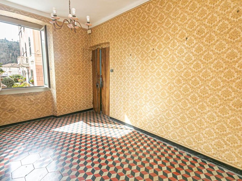 Appartamento in Vendita a Campomorone, 39'000€, 95 m²