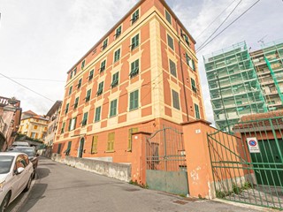 Appartamento in Vendita a Campomorone, 39'000€, 95 m²