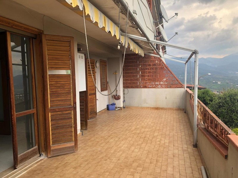 Casa Semi Indipendente in Vendita a Montecorvino Pugliano, 229'000€, 240 m², con Box