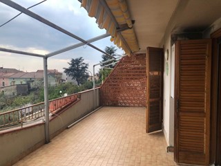 Casa Semi Indipendente in Vendita a Montecorvino Pugliano, 229'000€, 240 m², con Box