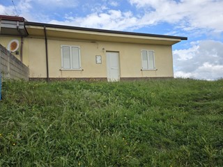 Casa Semi Indipendente in Vendita a Joppolo, 72'000€, 110 m²