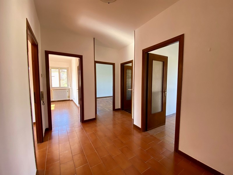 Appartamento in Vendita a Lequio Tanaro, 85'000€, 105 m², con Box