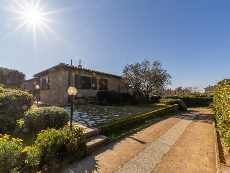 Casa Semi Indipendente in Vendita a Manciano, 590'000€, 249 m²