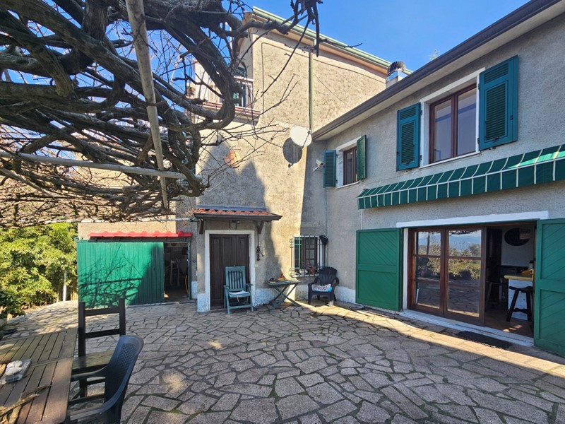 Casa Semi Indipendente in Vendita a Fosdinovo, zona Paghezzana, 280'000&euro;, 294 m², con Box