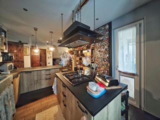 Casa Semi Indipendente in Vendita a Ameglia, zona Bocca Di Magra, 325'000&euro;, 109 m²