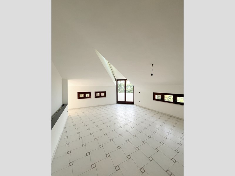 Appartamento in Affitto a Potenza, 500€, 170 m²