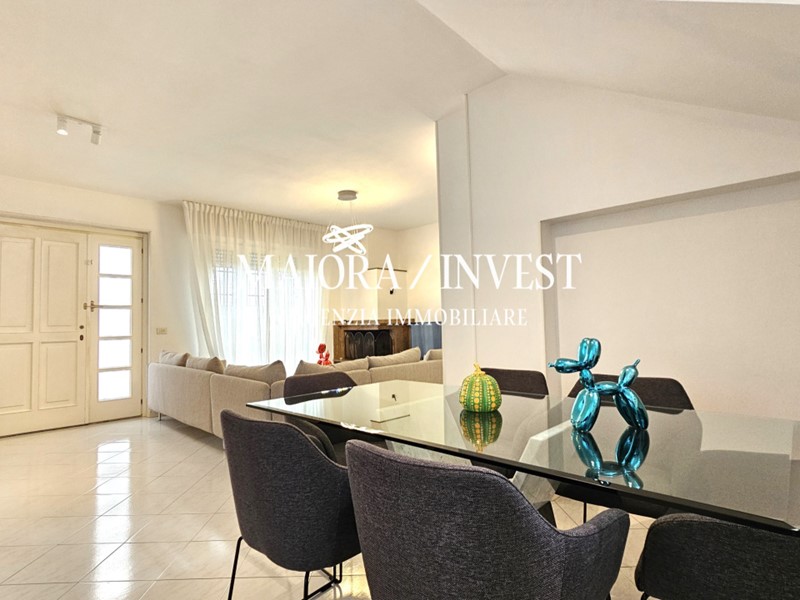 Casa Indipendente in Vendita a Grottammare, 295 m², con Box