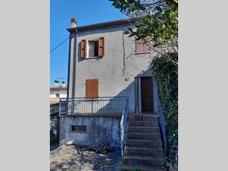 Casa Semi Indipendente in Vendita a Pennabilli, zona Maciano, 170'000&euro;, 150 m²