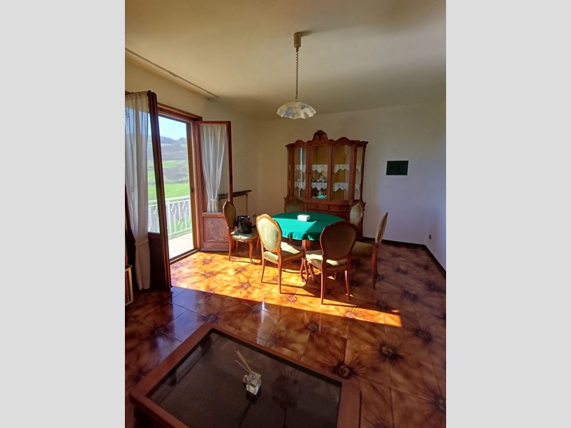 Appartamento in Vendita a Fornovo di Taro, zona Piantonia, 135'000&euro;, 