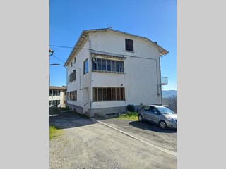 Appartamento in Vendita a Fornovo di Taro, zona Piantonia, 135'000&euro;, 