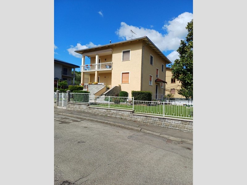 Trilocale in Vendita a Medesano, zona Ramiola, 48'000&euro;, 60 m²