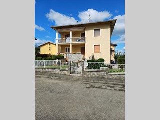 Trilocale in Vendita a Medesano, zona Ramiola, 48'000&euro;, 60 m²