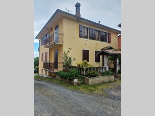 Casa Semi Indipendente in Vendita a Fornovo di Taro, 250'000&euro;, 