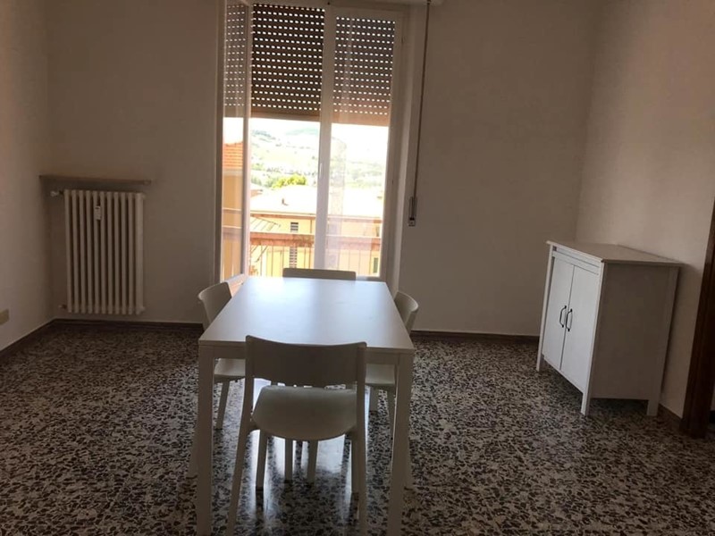 Appartamento in Affitto a Fornovo di Taro, 450€, 100 m²