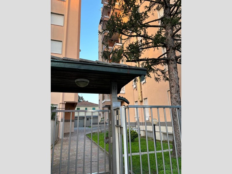 Trilocale in Vendita a Cologno Monzese, 156'000€, 64 m², arredato