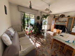 Quadrilocale in Vendita a Cinisello Balsamo, 359'000€, 136 m², con Box