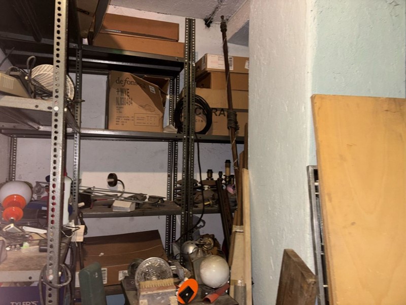 Capannone in Vendita a Cinisello Balsamo, zona Cinisello, 19'000€, 47 m²