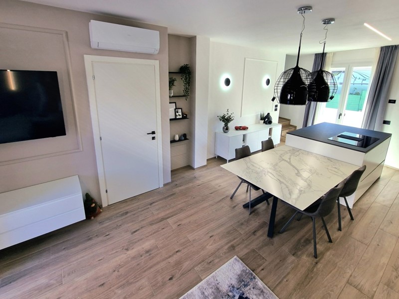 Casa Semi Indipendente in Vendita a Thiene, 315'000€, 180 m²