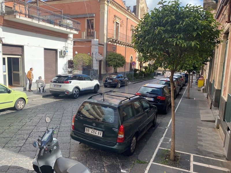 Immobile commerciale in Affitto a Misterbianco, zona Centro, 400€, 65 m²