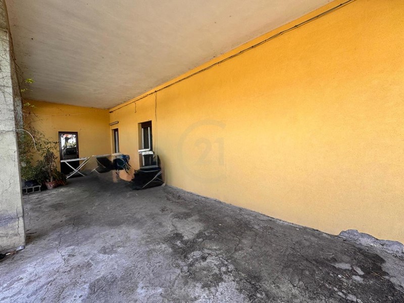 Trilocale in Vendita a Belpasso, zona Semicentro, 50'000€, 70 m²