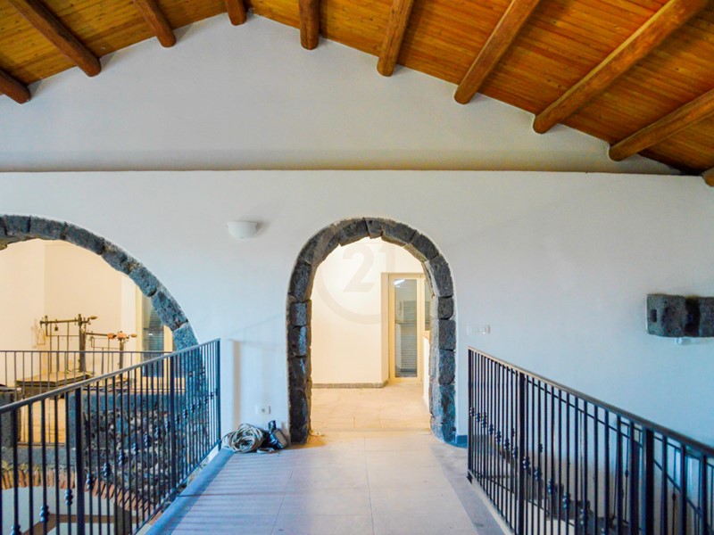 Casa Semi Indipendente in Affitto a Acireale, zona Santa Tecla, 1'500€, 180 m²