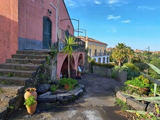 Casa Semi Indipendente in Affitto a Acireale, zona Santa Tecla, 1'500€, 180 m²