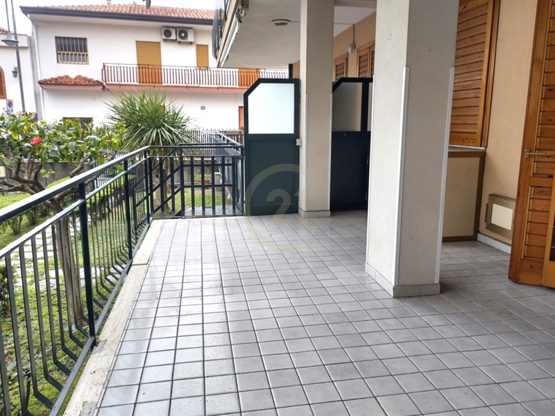 Bilocale in Vendita a Acireale, zona Santa Tecla, 149'000€, 53 m², arredato, con Box