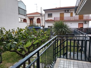 Bilocale in Vendita a Acireale, zona Santa Tecla, 139'000&euro;, 53 m², arredato, con Box