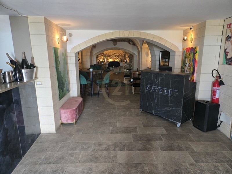 Attività commerciale in Vendita a Vizzini, zona Centro, 175'000€, 160 m²