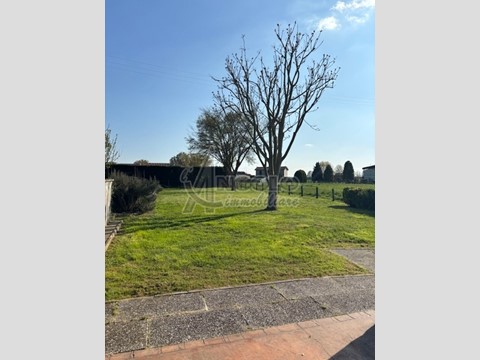 Villa in Vendita a Pincara, zona FRAZIONI - ZONA RURALE, 98'000€, 120 m²