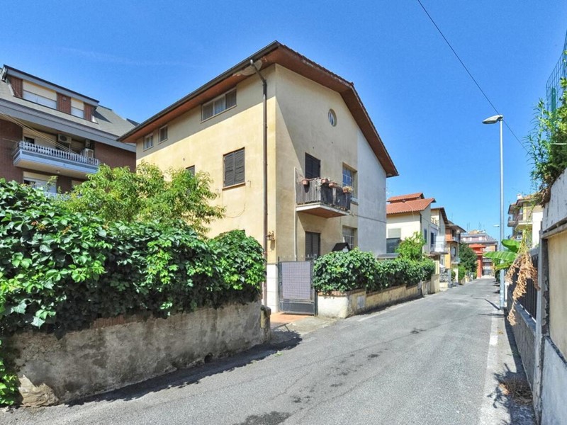 Appartamento in Vendita a Grottaferrata, 265'000€, 88 m²