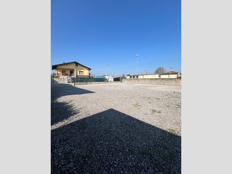 Box in Affitto a Comazzo, 500 m²
