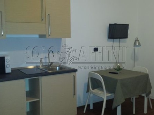 Monolocale in Affitto a Bari, zona Madonnella, 530€, 30 m², arredato