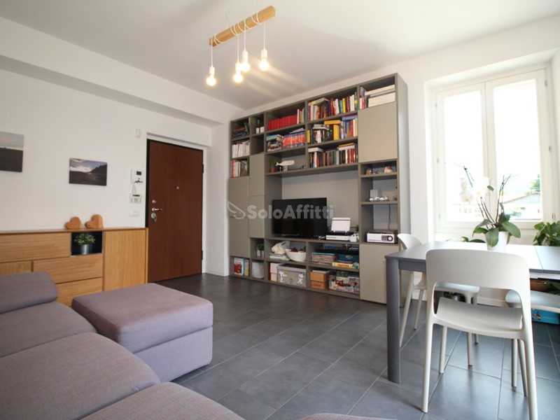Trilocale in Affitto a Abbadia Lariana, 980€, 118 m², arredato, con Box