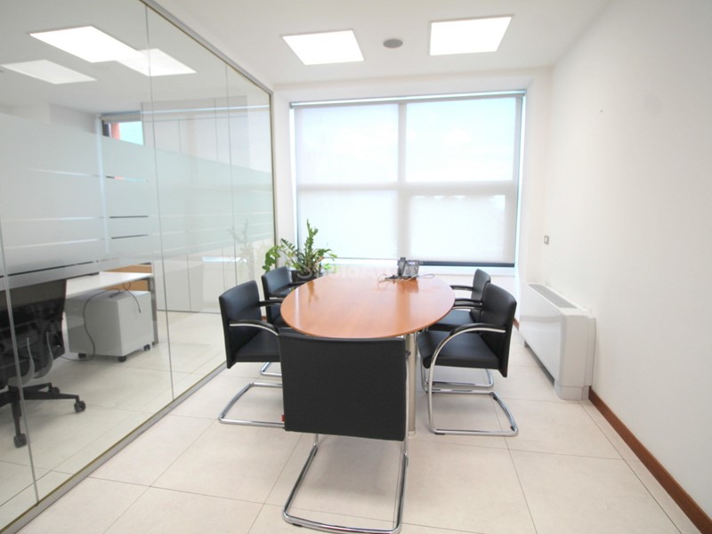 Ufficio in Affitto a Lecco, zona Caleotto, 1'000€, 40 m²