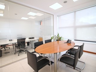 Ufficio in Affitto a Lecco, zona Caleotto, 1'000€, 40 m²