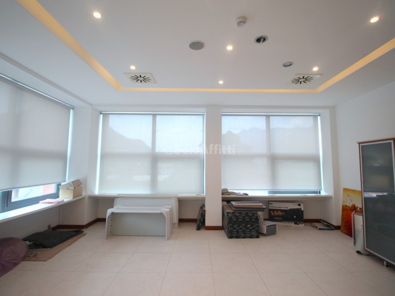 Ufficio in Affitto a Lecco, zona Caleotto, 800€, 28 m²