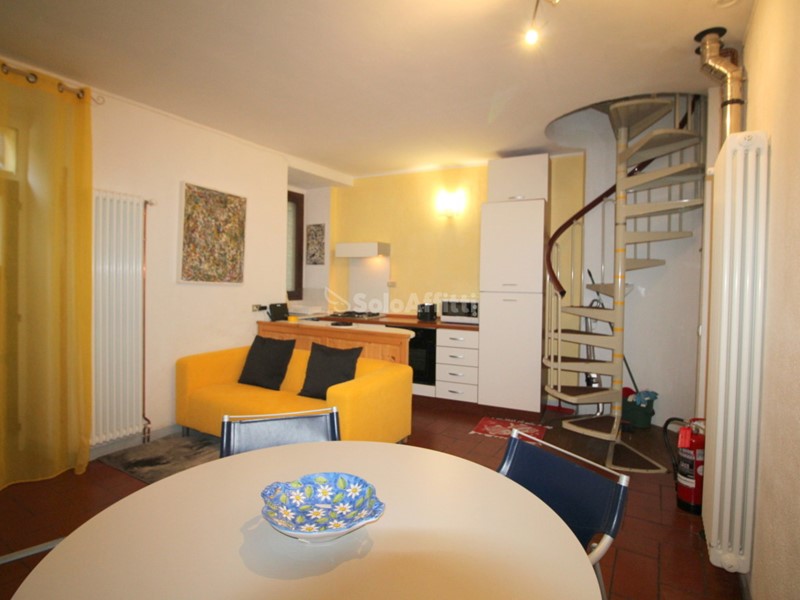 Casa Indipendente in Affitto a Lierna, zona Olcianico, 590€, 90 m², arredato