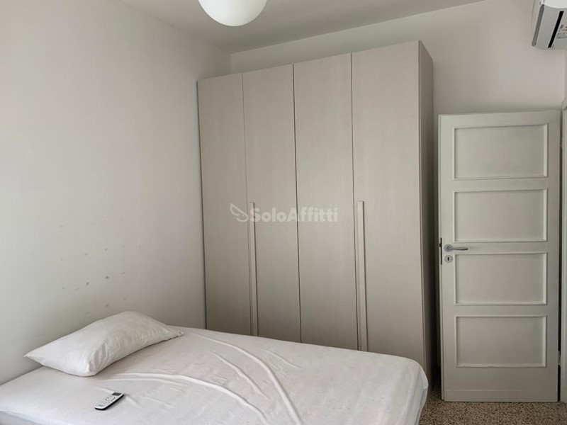 Stanza in Affitto a Modena, 320&euro;, 90 m², arredato, con Box
