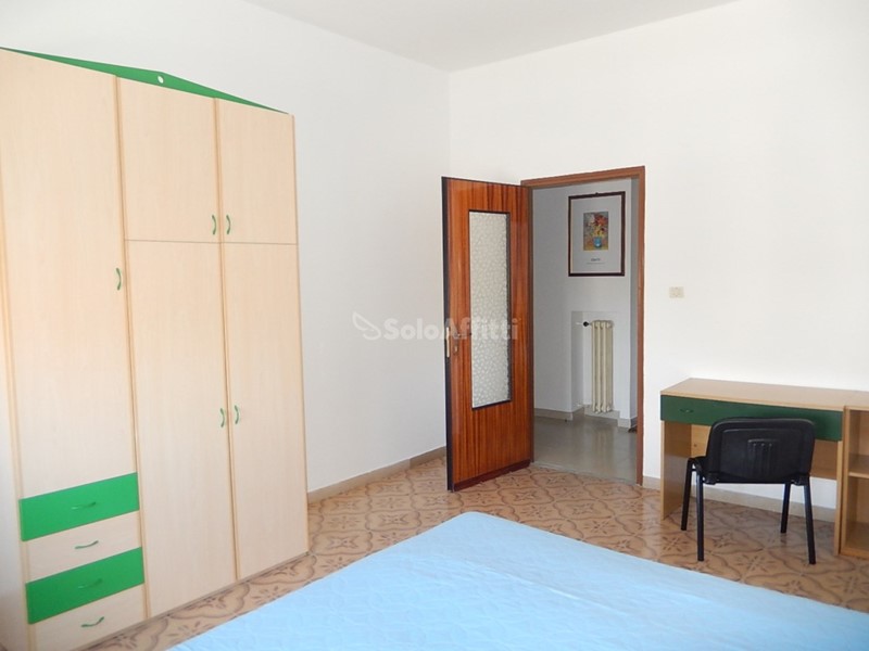 Stanza in Affitto a Catanzaro, zona Lido Corso, 230&euro;, 150 m², arredato