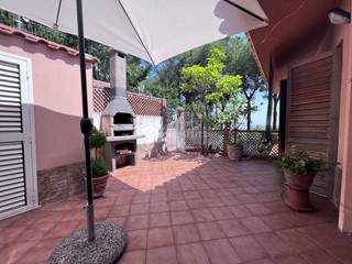 Trilocale in Affitto a Stalettì, 1'000€, 75 m², arredato