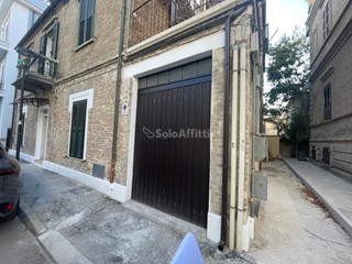 Box in Affitto a Pescara, 300€, 12 m²