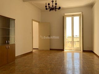 Trilocale in Affitto a Catanzaro, zona Centro storico, 450&euro;, 100 m²