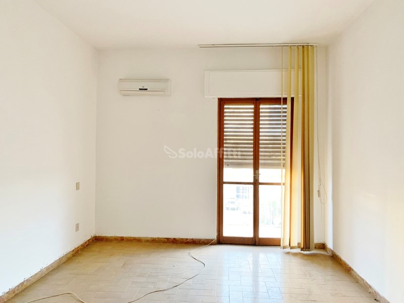 Quadrilocale in Affitto a Catanzaro, zona Rione De Filippis, 450&euro;, 140 m²