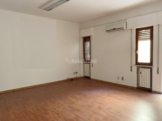 Quadrilocale in Affitto a Catanzaro, zona Rione De Filippis, 450&euro;, 140 m²