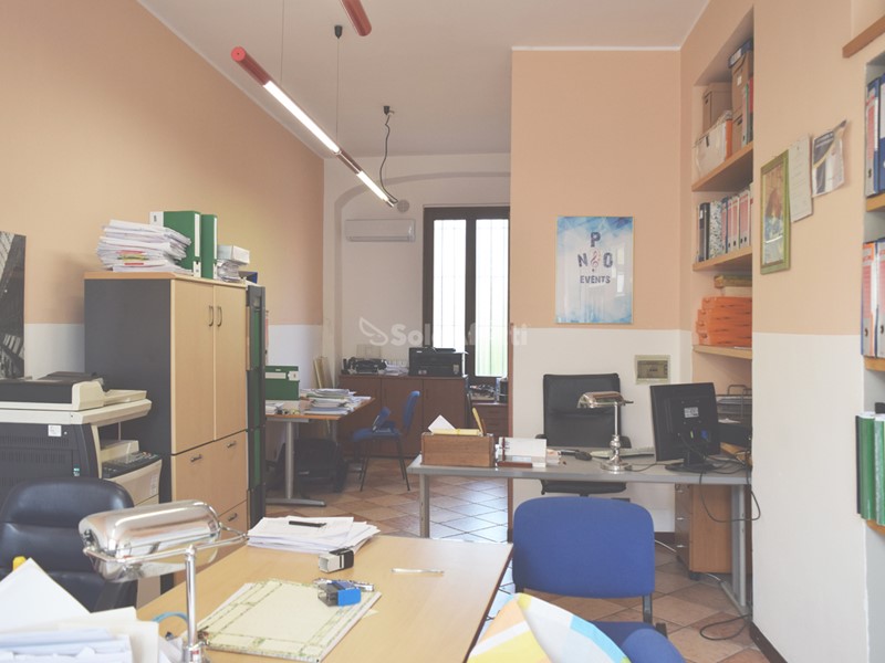 Capannone in Affitto a Mariano Comense, 500€, 40 m²