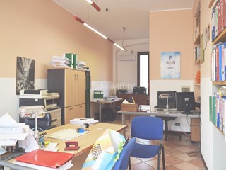 Capannone in Affitto a Mariano Comense, 500€, 40 m²