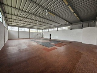 Magazzino in Affitto a Fucecchio, 1'300&euro;, 450 m²